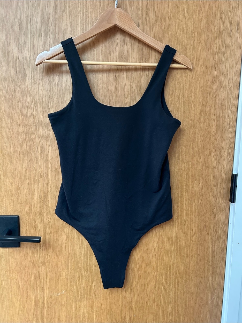 Vuori Halo Bodysuit Black Size L DreamKnit Scoop Neck Thong VW1224